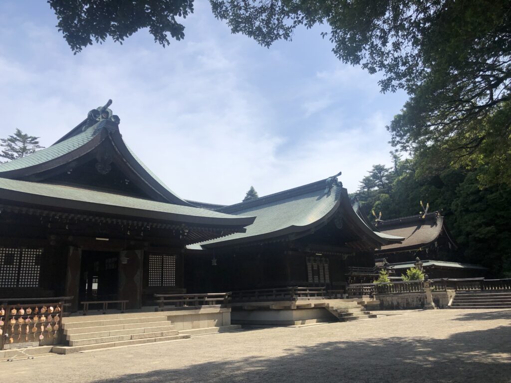 吉備津神社の本殿の並び